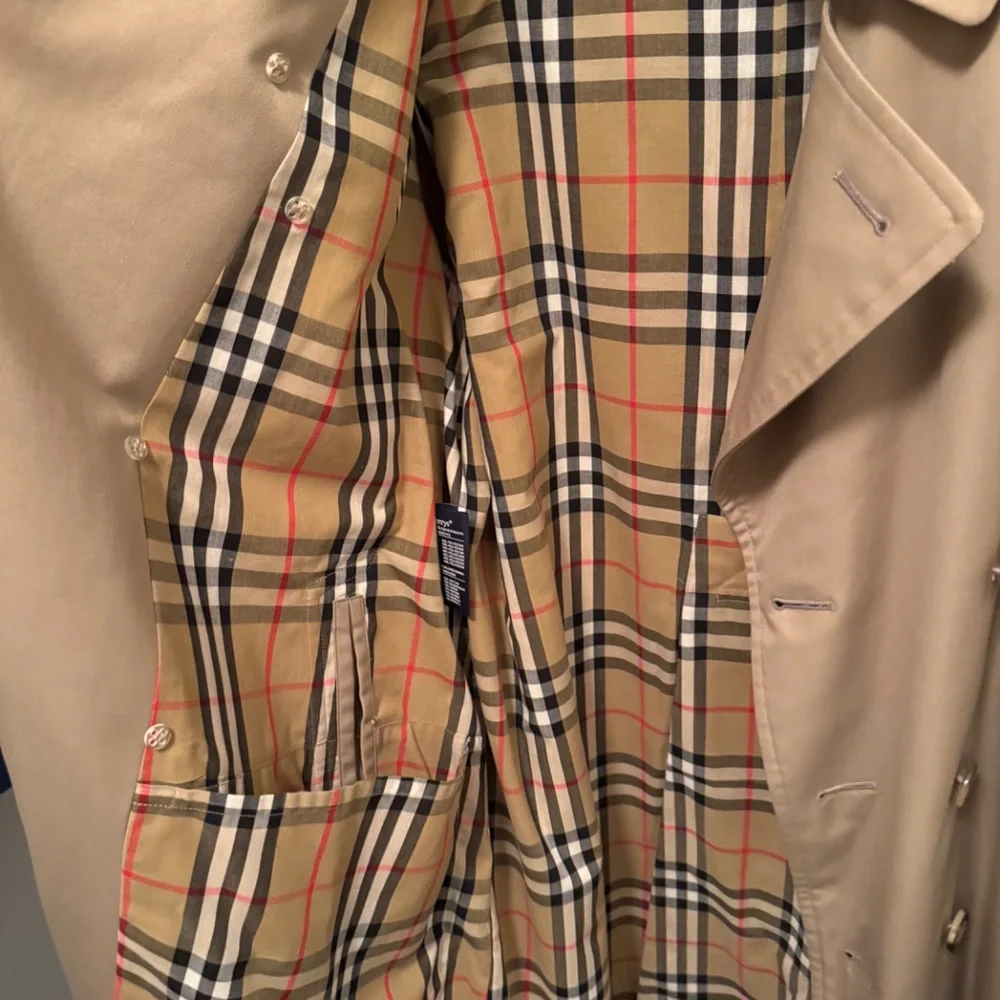 Burberry's Authentic Vintage Trench Coat - Picture 6 of 6